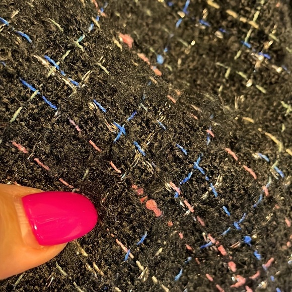 Cape / shawl sleeved ruffled longer length knit sweater has silver shine thread - Picture 12 of 12